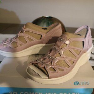 Bzees Women's SAPPHIRE Gladiator Sandal Comfort Shoes Lilac 8W 8 Wide Washable